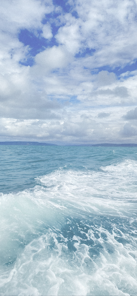 Fondo de pantalla aesthetic del mar azul claro