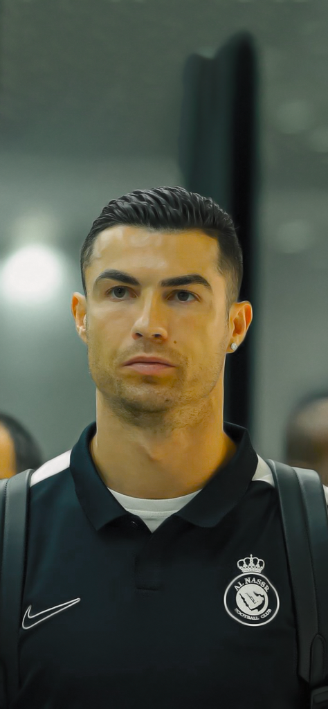 Fondos de Pantalla de Cristiano Ronaldo (CR7) con mirada seria