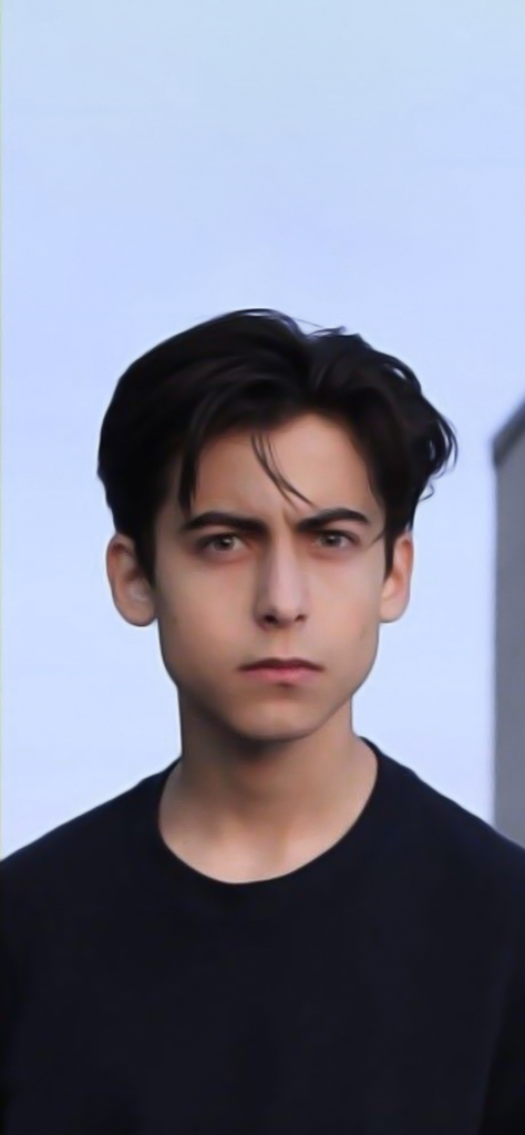 Fondos de pantalla de Aidan Gallagher hermoso cabello corto